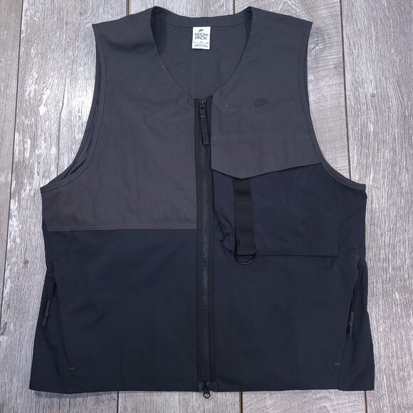 Nike Sportswear Vest Mens XL Black Tech Pack Full Zip Pocket Unlined Packable - Picture 1 of 8
